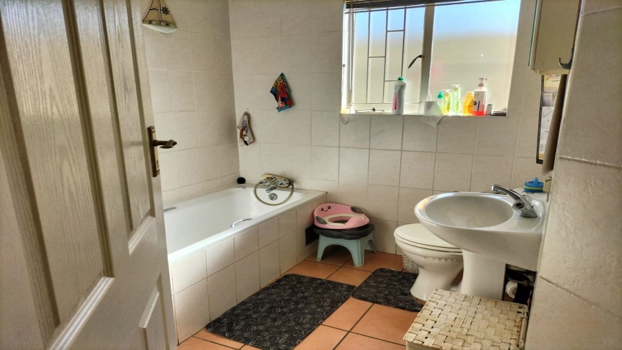 2 Bedroom Property for Sale in Vaalpark Free State